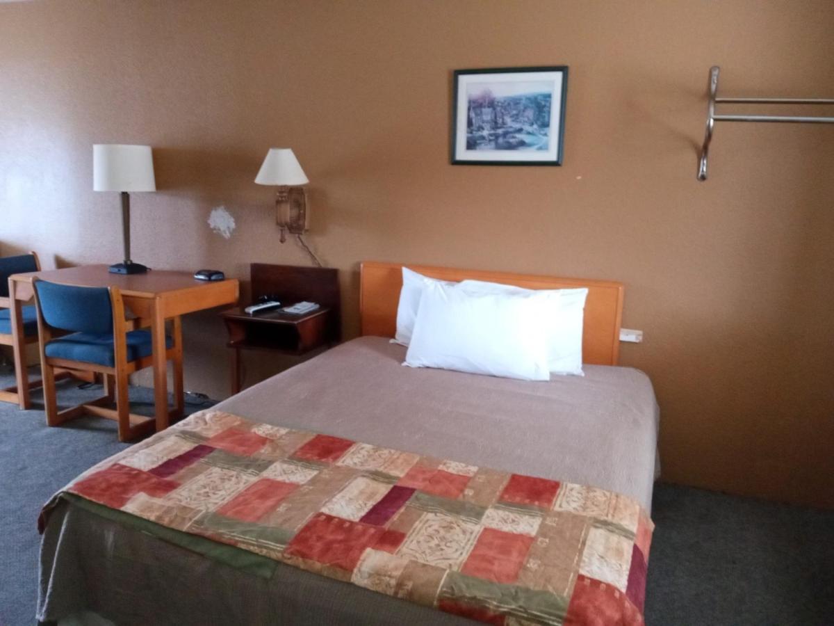 Riverview Motel Mammoth Spring Kültér fotó