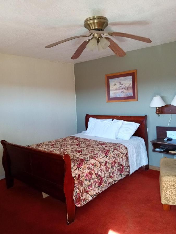 Riverview Motel Mammoth Spring Kültér fotó